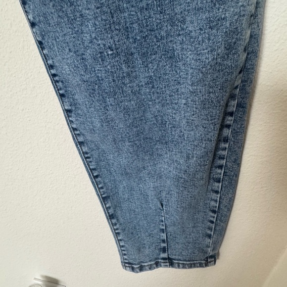 Stylish Blue Boyfriend Jeans - Picture 2 of 10